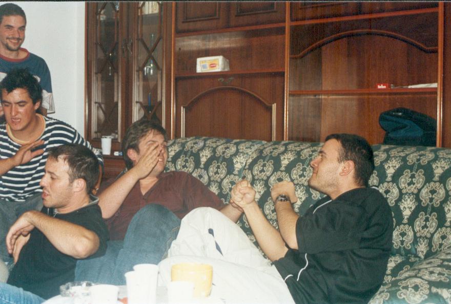 vayamos a fotos mas comprometidas... un ajuste de cuentas, de izq a der: mastrenor,gantian,warlock,espontaneo y durdhem