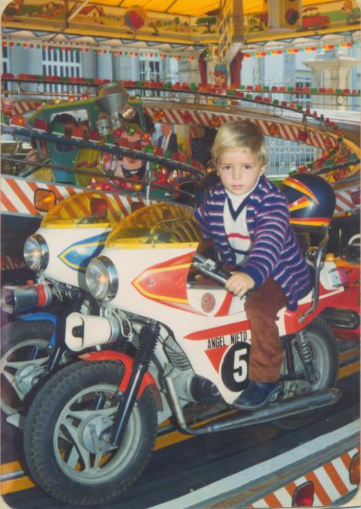 Tupak, Pues nada, esta foto me la sacaron en mi segunda carrera en el equipo de Valentino Rossi, triunfando por la vieja!
