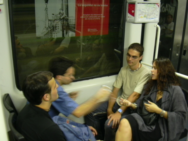 Kdda Barcelona 04.09.2003, En el metro (por poco lo perdemos)