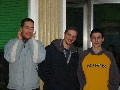 Semos gente Kay pacha 2, Faltaba io que taba sujetando la camara xD, de izquierda a derecha: Russok haciendo el monas (muy propio xD), Druid y Kume (Foto by Durdhem, subida por Druid)