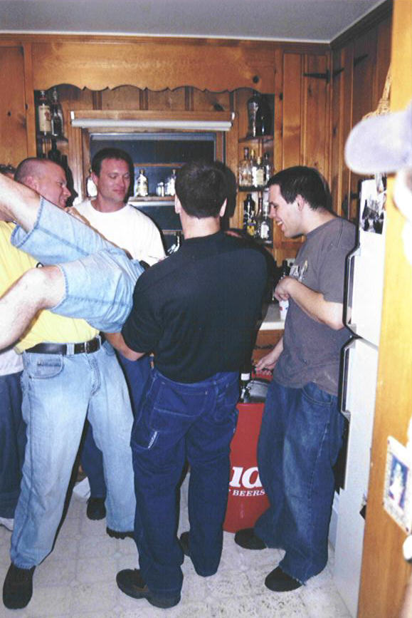 Nabal on Kegstand! Swift leading Xar and Kohl in partyattack against Nabal! Brynn pouring the beer so it doesnt spill=), 