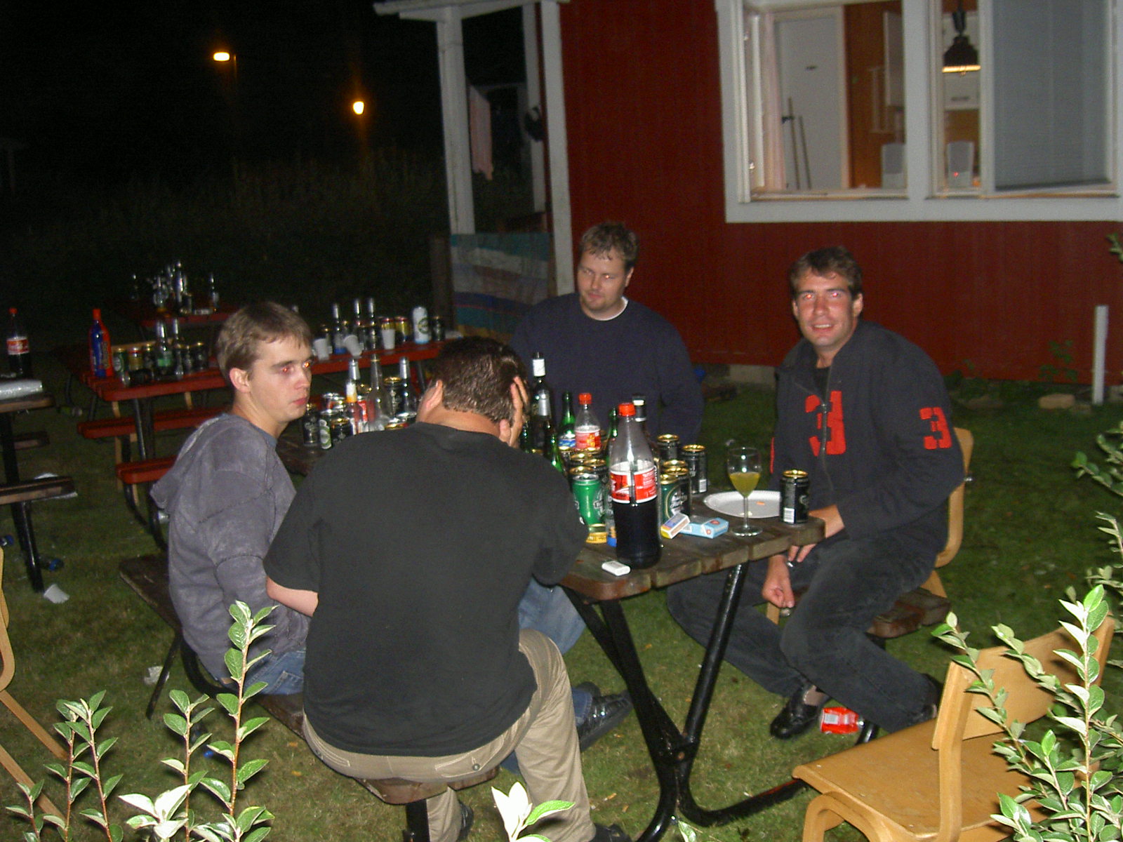 Hynda's pics at Cottons cabin in Landskrona 2003, Mushu, Confessor, Zoelle, someone and me(Hynda) is up very late while the weak asses goes to sleep
