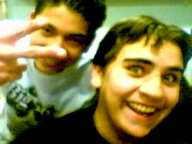 con un colega del ciber :D, pos na aki aburrios acendo como k no se pasa mal :S