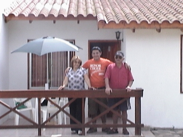 una foto de mi familia ^^, i lo de atraz ez la kabaa e