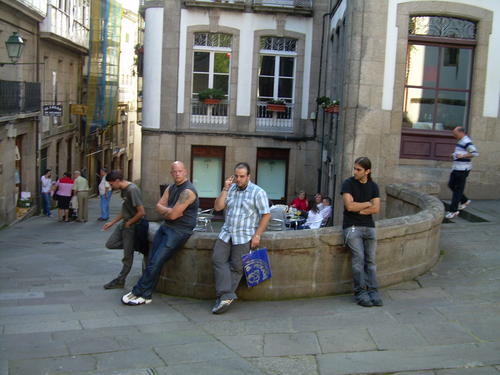 Defensores de Tk, La panda de antes esperando el asedio dendrita en la plaza de Takome (poses clavadas eh xD)